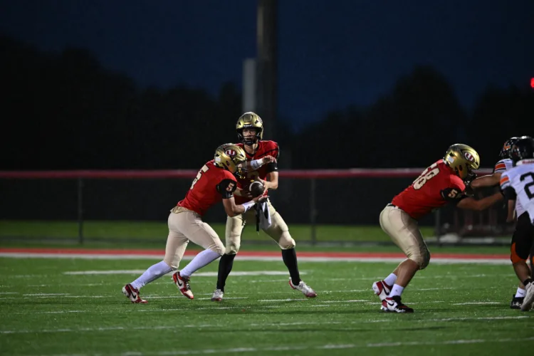 No. 3 UHS gets past Linsly on Homecoming, 31-6
